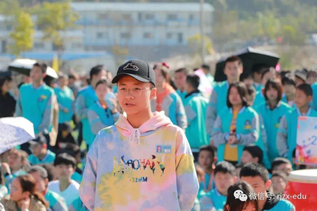 【运动点燃赛场,激情溢满溶江】溶江中学第二届田径运动会