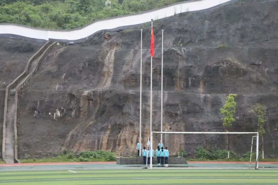 湘西州溶江中学